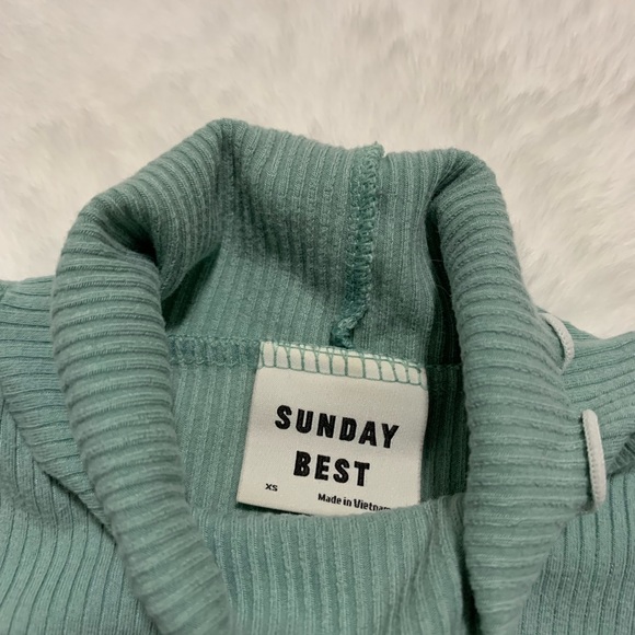 Longsleeve ribbed mockneck with lettuce hem - Picture 2 of 2